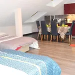 Apartamento Chaleureux à Avec Parking Privé. *