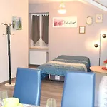 Chaleureux à Avec Parking Privé.