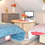 Chaleureux à Avec Parking Privé. *