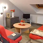 Chaleureux à Avec Parking Privé. *