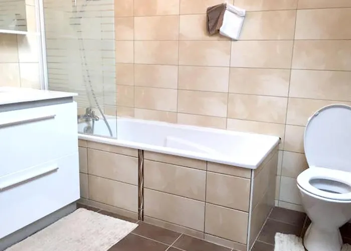 Chaleureux à Avec Parking Privé. Appartamento *