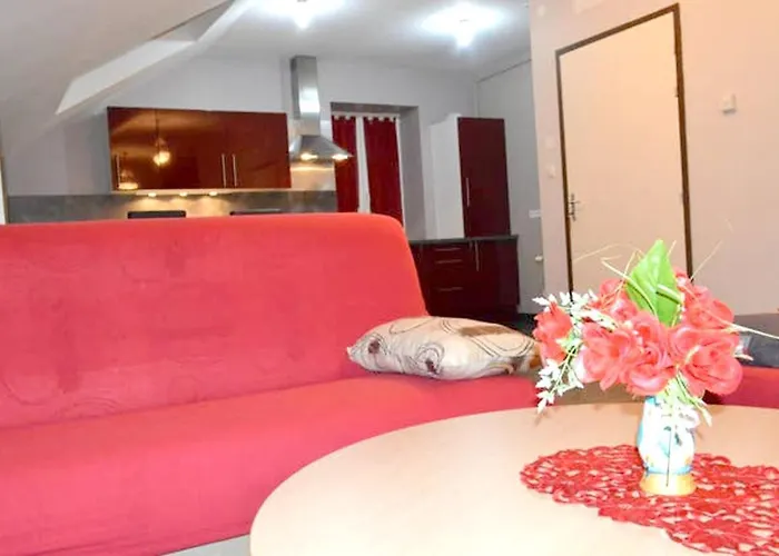 Chaleureux à Avec Parking Privé. *